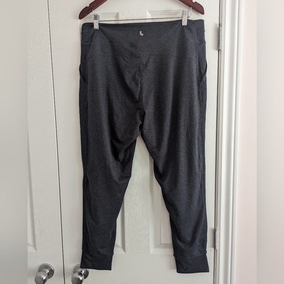 Lolë joggers grey size L - Picture 3 of 10